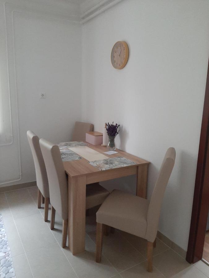 Megyeri Apartman Pócsmegyer Екстериор снимка
