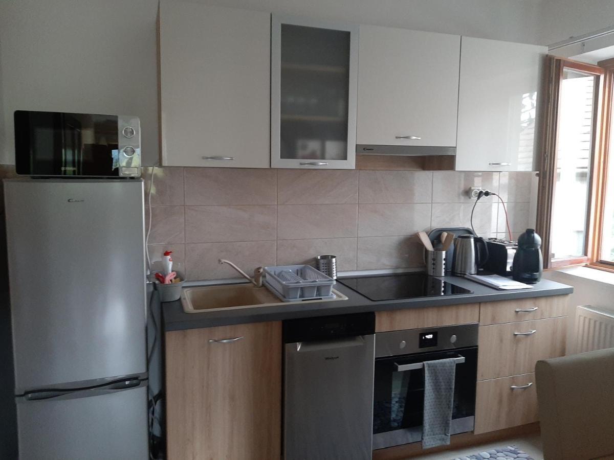 Megyeri Apartman Pócsmegyer Екстериор снимка