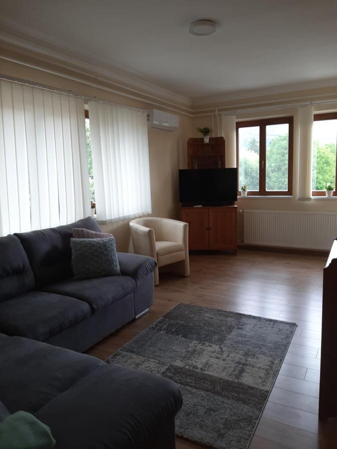 Megyeri Apartman Pócsmegyer Екстериор снимка